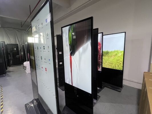 55 Zoll Android OS LCD Digital Signage mit 350 Cd/m² Helligkeit für Innen-/Außenwerbebildschirme