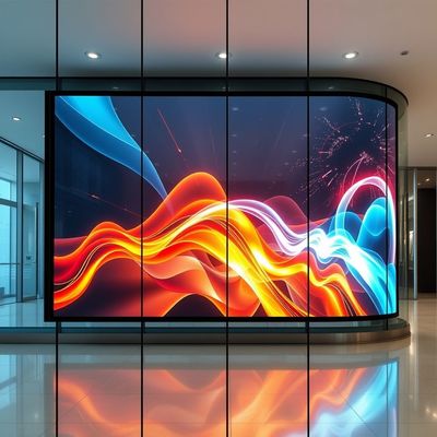 Verbeugbarer transparenter LED-Displayfilm IP65 Rated 5000nits Helligkeit Ultra-dünn 3,9mm Design Einfache Installation für gebogene Oberflächen