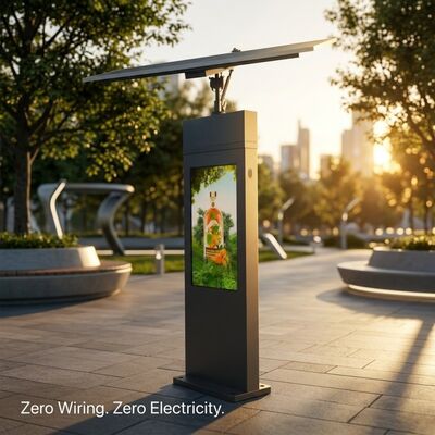 Solar-Tracking Digital Signage Totem mit doppelsachsiger automatischer Sonnenverfolgung 2000 Nits Hochhelligkeitsbildschirm und IP65-Schutz